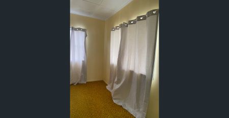 SPACIOUS THREE-BEDROOM HOME - Photo 2