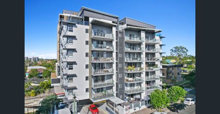 Unit in heart of Chermside - Photo 2