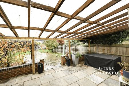 5 bedroom semi-detached house to rent - Photo 3