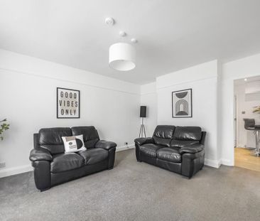 4 bedroom semi-detached house to rent - Photo 4