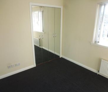 4 bedroom detached house to rent - Photo 3