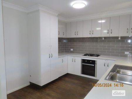 KENSINGTON GROVE - Photo 5