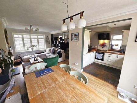 3 bedroom semi-detached house to rent - Photo 2