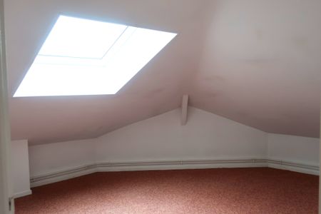 Location Appartement 4 pièces 72m² REIMS 51100 - Photo 3