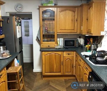 3 bedroom terraced house to rent - Photo 2