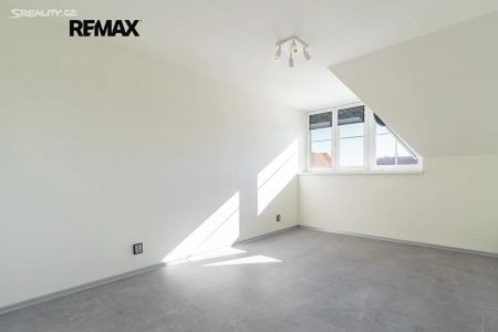 Pronájem bytu 3+1 129 m² - Photo 2