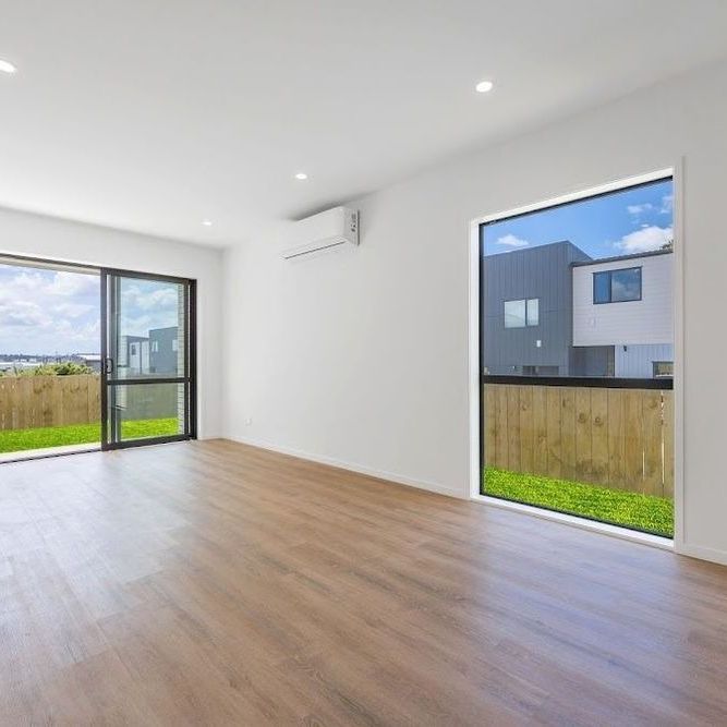 NEW LYNN, 3 BEDROOMS - Photo 1