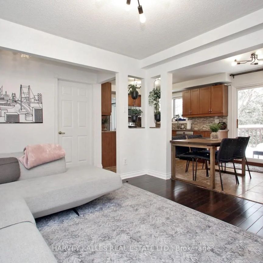 161 ROMFIELD CIRCUIT - Photo 1