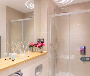 2 bedroom penthouse to rent - Photo 3