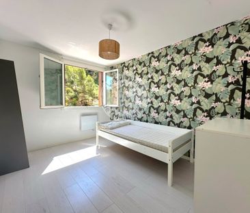Location Appartement 5 pièces 88m² MARSEILLE 9ème - Photo 3