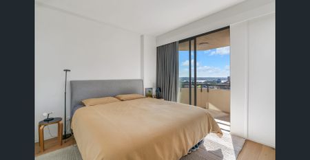 Fully Furnished Designer Penthouse Apartment With Views - Photo 5