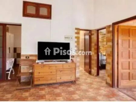 Casa adosada en alquiler en Avenida Touroperador Tjaereborg - Photo 2