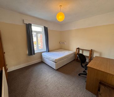 Ratcliffe Street, Burton Stone Lane - P2108 - Photo 5