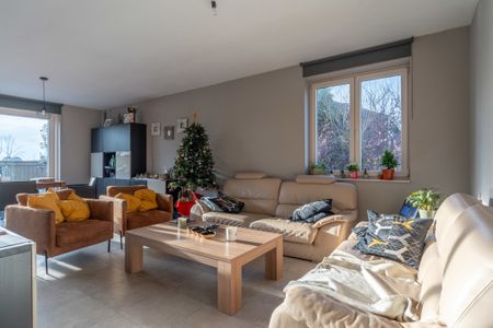 Knap duplexappartement met 3 slpk's en garagebox te Geel - Photo 2