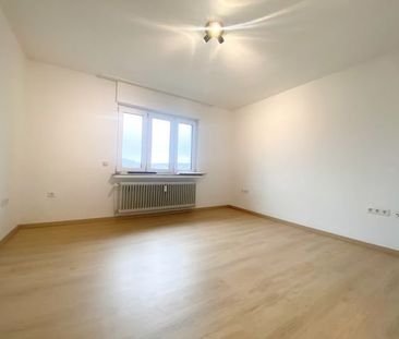 2 Schlafzimmer, offenes Wohnzimmer, Balkon mit Weitblick und eine G... - Foto 5