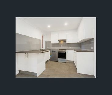 Generous Family Home - Photo 4