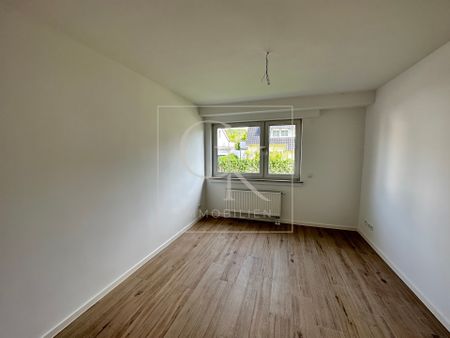 Modernisierte großzügige 4-Zimmer-Wohnung mit Balkon & Gäste-WC - Photo 5