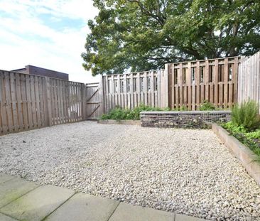 2 bedroom end of terrace house to rent - Photo 5