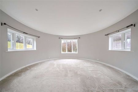 A beautifully presented oast house on the outskirts of Cranbrook - Photo 4