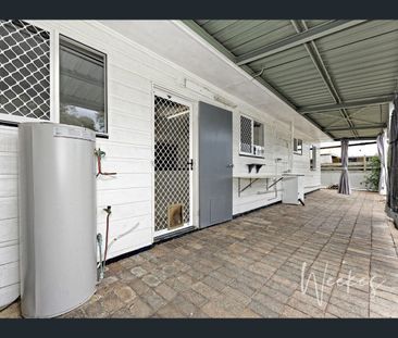 33 Burnett Heads Road, Burnett Heads, Qld 4670 - Photo 5