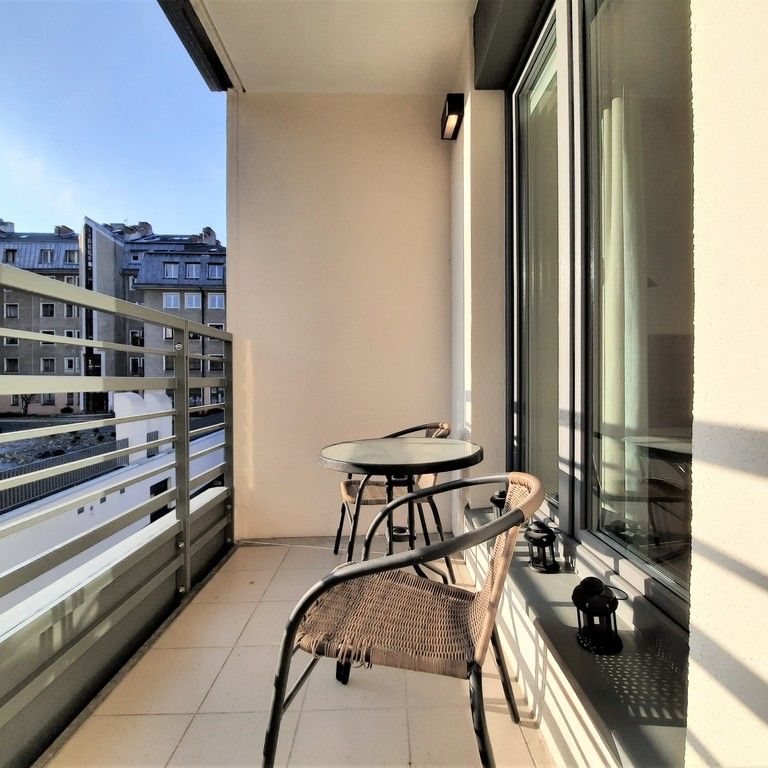 Stare Miasto, 2 pok z balkonem, winda - Zdjęcie 1