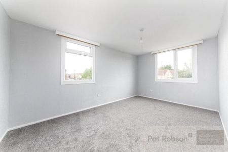 Chesters Avenue, Newcastle Upon Tyne - Photo 4