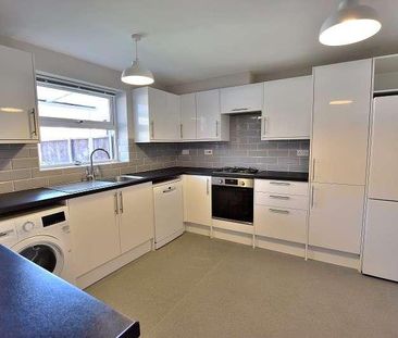 Peartree Court, Welwyn Garden City, Hertfordshire, AL7 - Photo 6