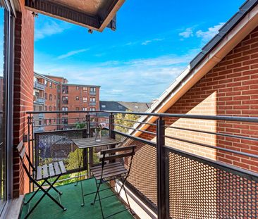 2 Bed Flat, Concorde Way, SE16 - Photo 1