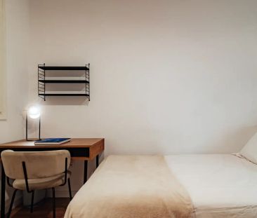 Room for rent in shared apartment in Barcelona - Photo 5