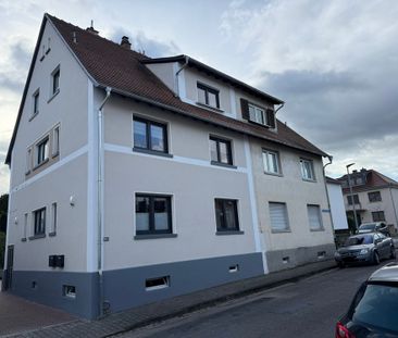 Gemütliche, frisch renovierte 2-Zi.-Dachwohnung in Nierstein - Photo 1