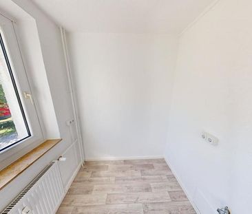 Im Grünen gelegene 2-Raum-Wohnung mit Balkon - Photo 1