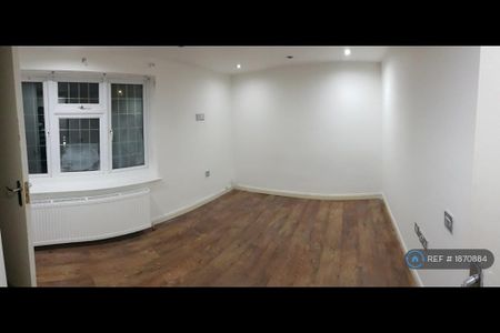 4 bedroom terraced house to rent - Photo 2