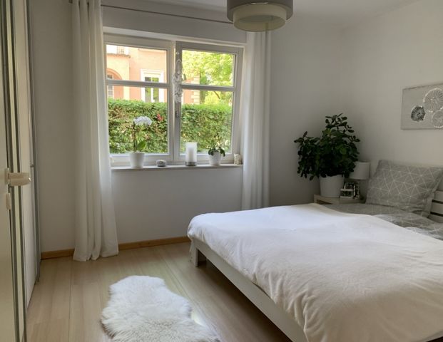 KNIPFER´S IMMOBILIENSCHÄTZE – Traumhaft schöne Gartenwohnung im Beethovenviertel mit TG-Stellplatz - Photo 1