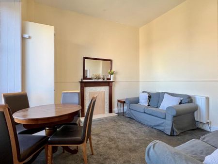 4 bedroom flat to rent - Photo 4