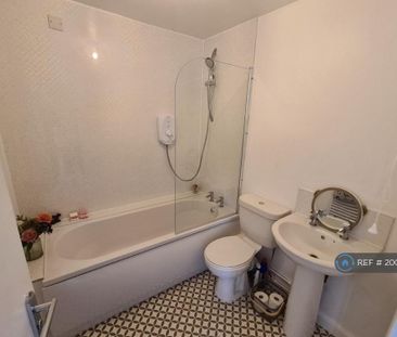 2 bedroom maisonette to rent - Photo 4