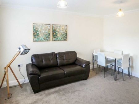 Trent Place, Warwick, CV34 - Photo 2