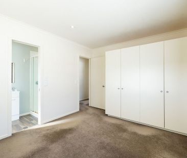 All Day Sun, Modern, Low Maintenance - Photo 1