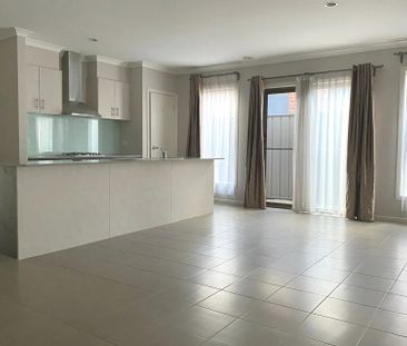 Impressive Innisfail Home with Space and Style! APPLICATIONS NOW OPEN - Photo 2