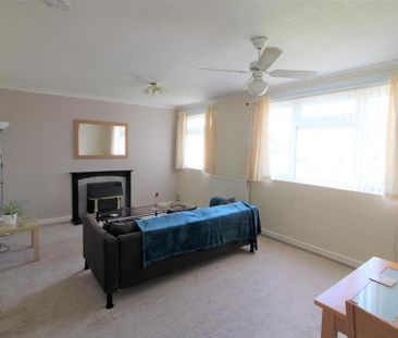 2 bedroom private hall to rent - Photo 3