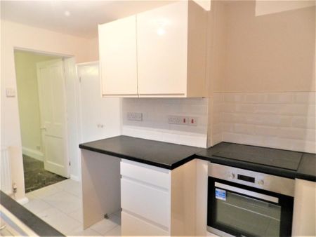 1 bedroom ground floor maisonette to rent - Photo 2