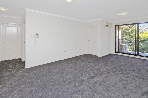 BRIGHT MODERN LIVING IN PARRAMATTA FRINGE LOCATION - Photo 1