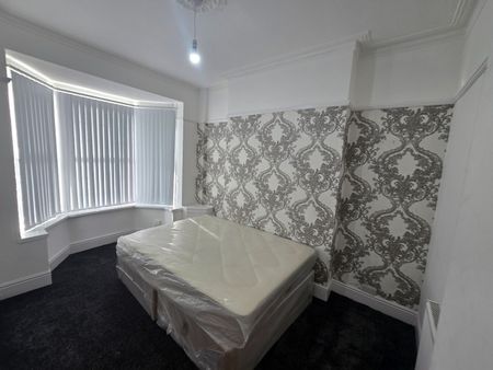 Room in a Shared House, Birmingham, B17 - Photo 4