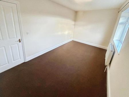 3 bedroom end of terrace house to rent - Photo 3