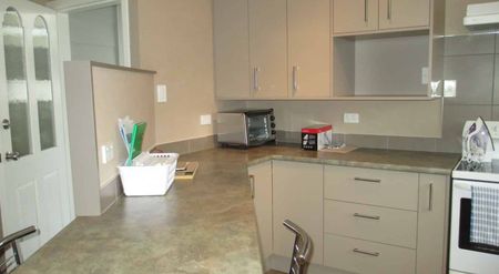 THREE BEDROOMS - MILSON - Photo 2