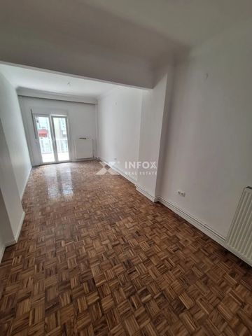 Ανακαινισμένο διαμέρισμα 85τ.μ. με θέα στην Κασσάνδρου, δίπλα στο Τουρκικό Προξενείο - Photo 2