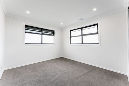 9A Malcolm Street, Oak Park VIC 3046 - Photo 3