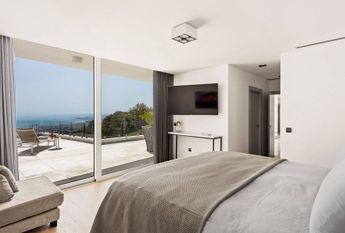 Luxury Villa for rent in Marbella Del Este, Andalusia