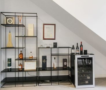 Modern two Story Apartment in the heart of Meadowbank - Photo 4