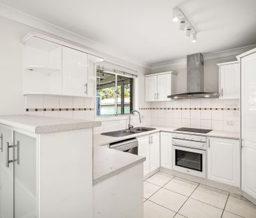 Beautifully Presented Home on Thomas Street! - Photo 5