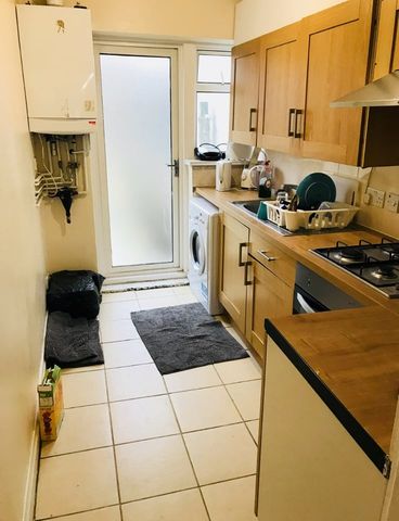 Room in a Shared House, Review Road, NW2 - Photo 5